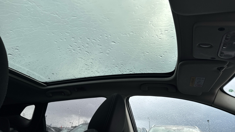 Nissan Qashqai 1.2 DiG-T N-Connecta 5dr Petrol Hatchback